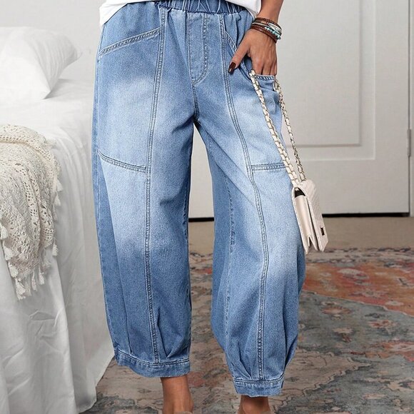 Light Wash Casual Women's Pocketed Relaxed Flared Jeans - Picture 3 of 7